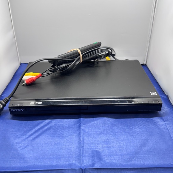 Sony DVP SR200P CD DVD Player Dolby  Tested With Remote - Picture 1 of 2
